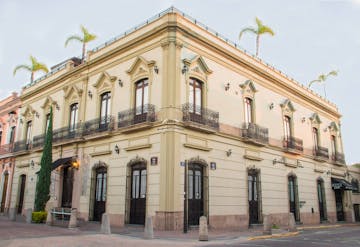 Casa Pedro Loza